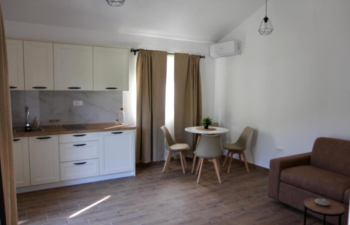 Stefanos Zelenika Apartment